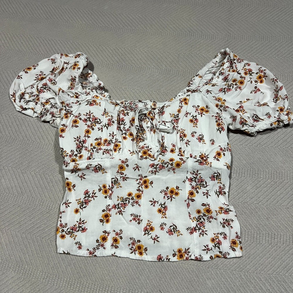 No Boundaries Juniors S 3-5 Top Ivory Floral Puff Sleeve Cropped Peasant Boho